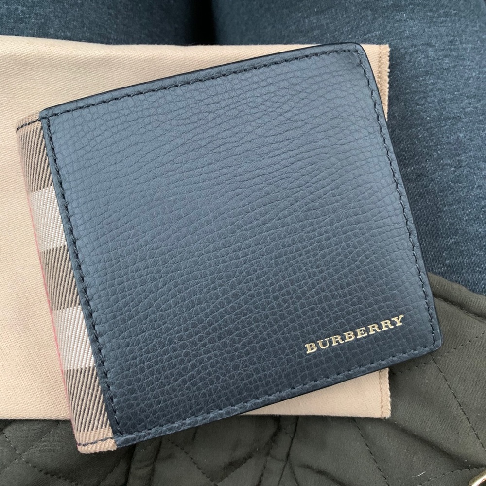 Men’s Burberry wallet